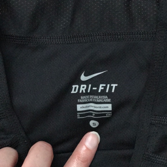 Nike dry fit top - Picture 2 of 2